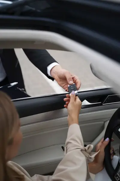 Predaja ključeva automobila kupcu